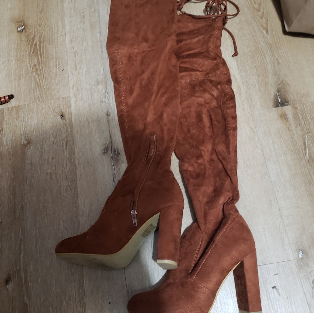 No Doubt thigh high boots in tan/ rust stretch suede texture lightly used size 7